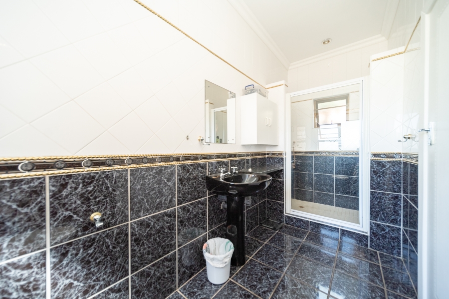 5 Bedroom Property for Sale in Bonnie Doone Eastern Cape